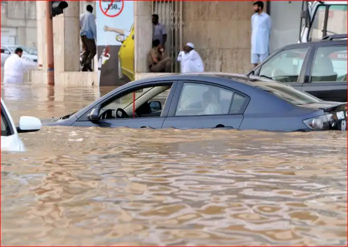     أمطار تضرب السعودية 